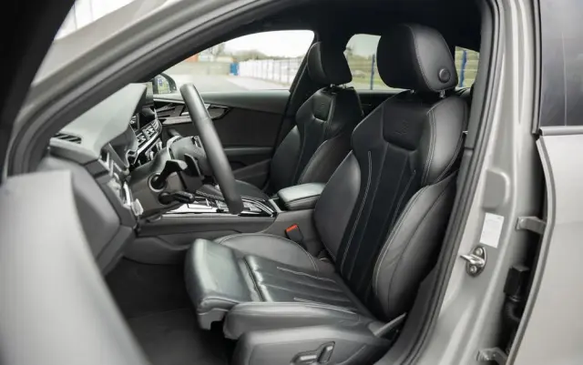 AUDI A4 Avant 35 TFSI S tronic S line