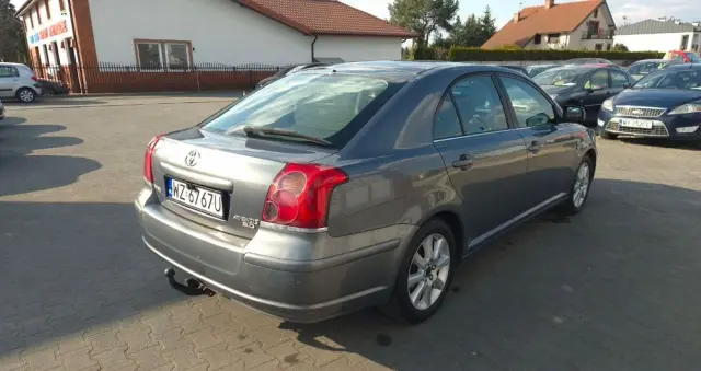 TOYOTA Avensis 