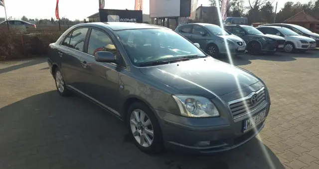 TOYOTA Avensis 