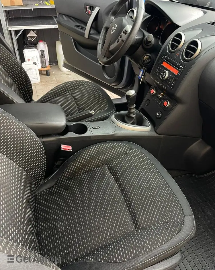 NISSAN Qashqai 2.0 acenta
