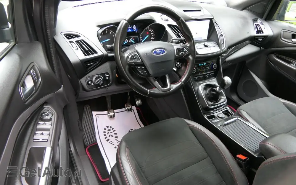 FORD Kuga 1.5 EcoBoost 2x4 ST-Line