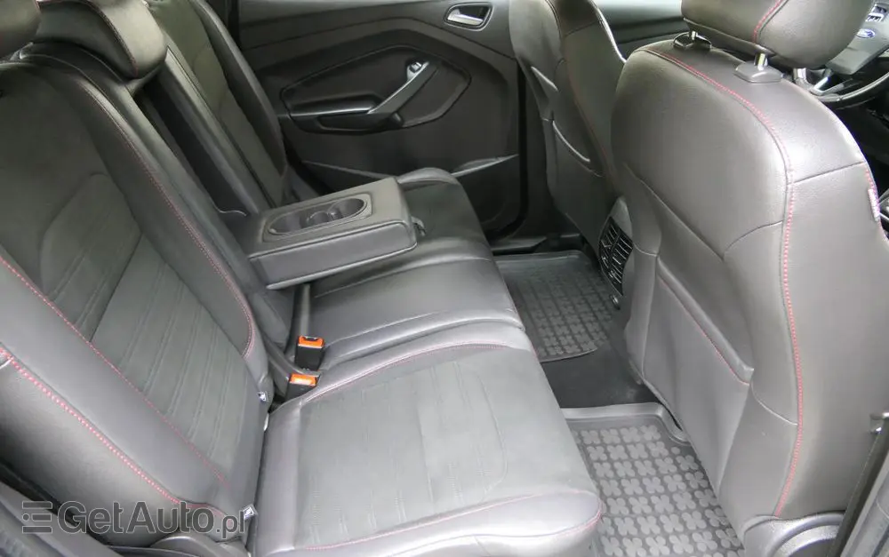 FORD Kuga 1.5 EcoBoost 2x4 ST-Line