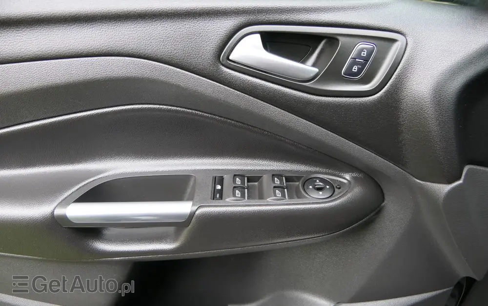 FORD Kuga 1.5 EcoBoost 2x4 ST-Line