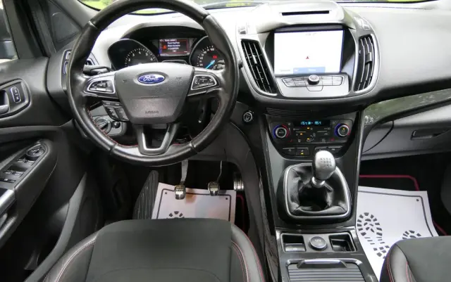 FORD Kuga 1.5 EcoBoost 2x4 ST-Line