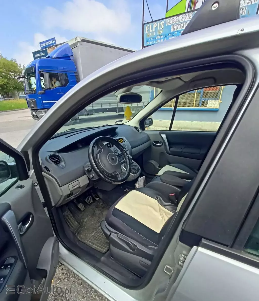 RENAULT Grand Scenic 