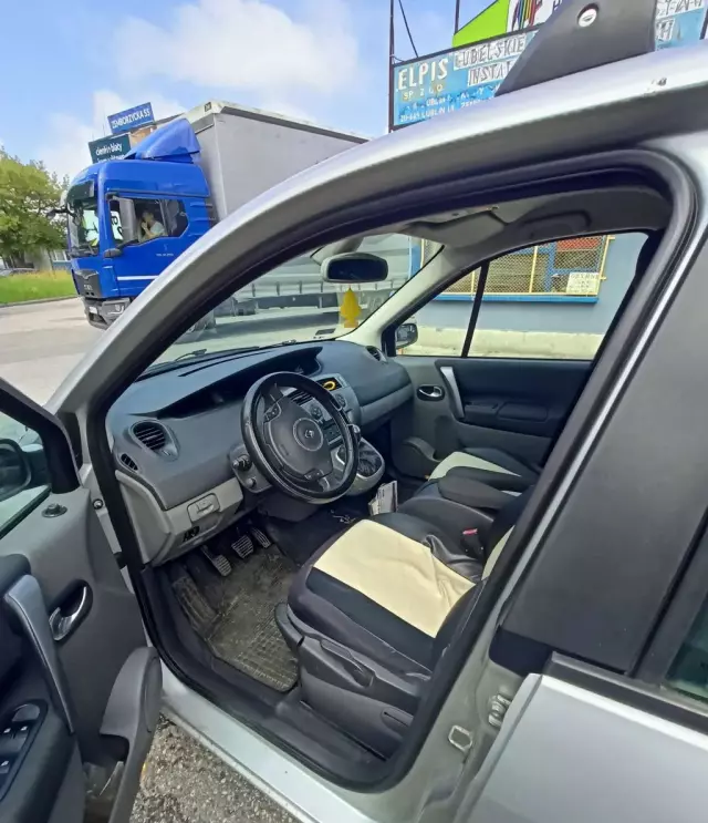 RENAULT Grand Scenic 