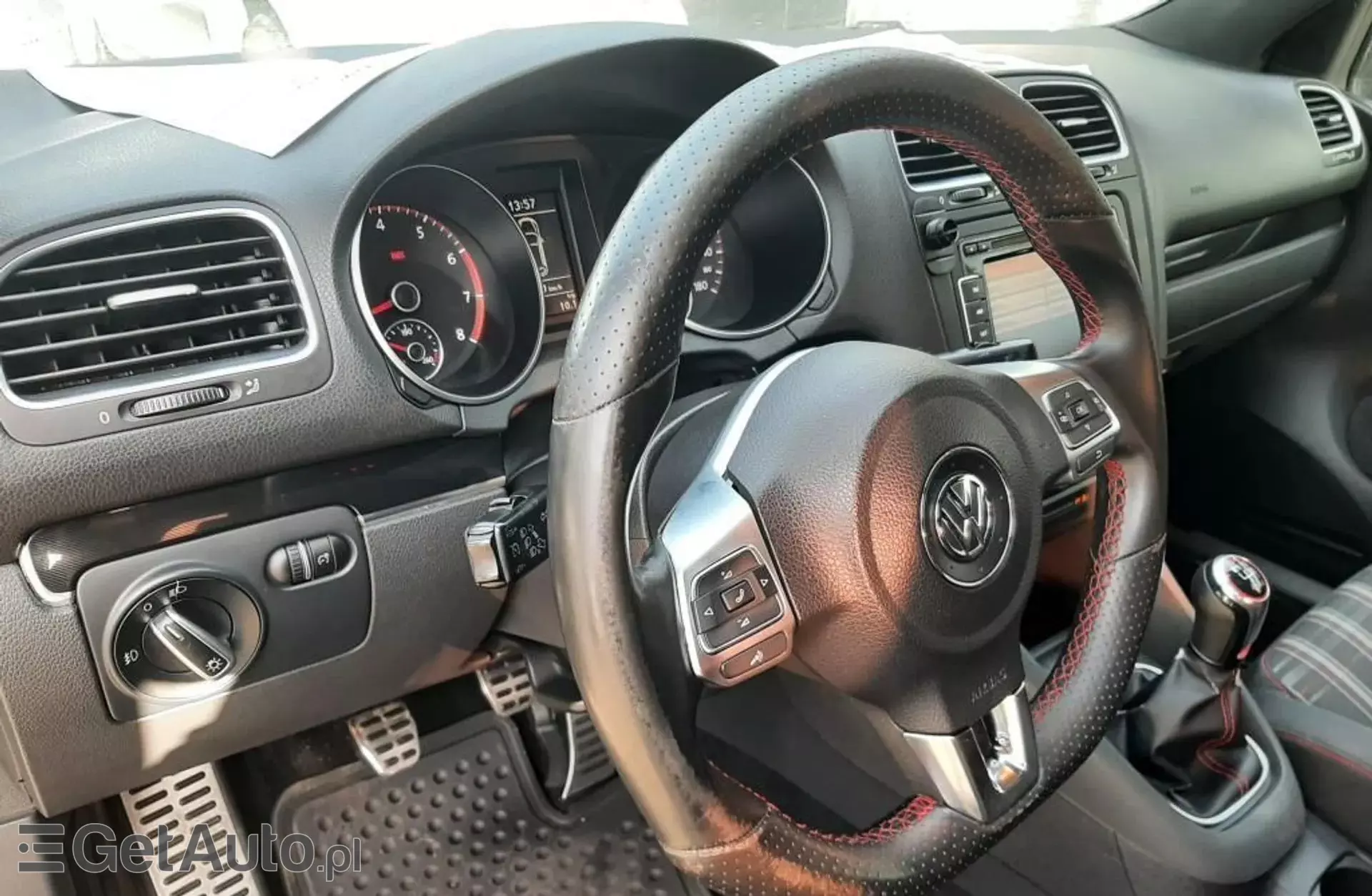VOLKSWAGEN Golf GTI 2.0 TSI (210 KM)