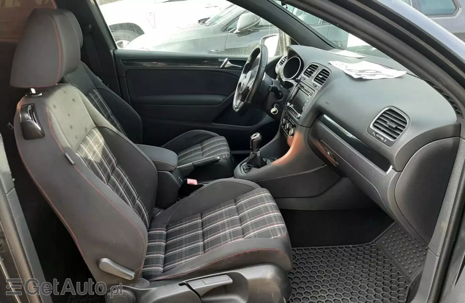 VOLKSWAGEN Golf GTI 2.0 TSI (210 KM)