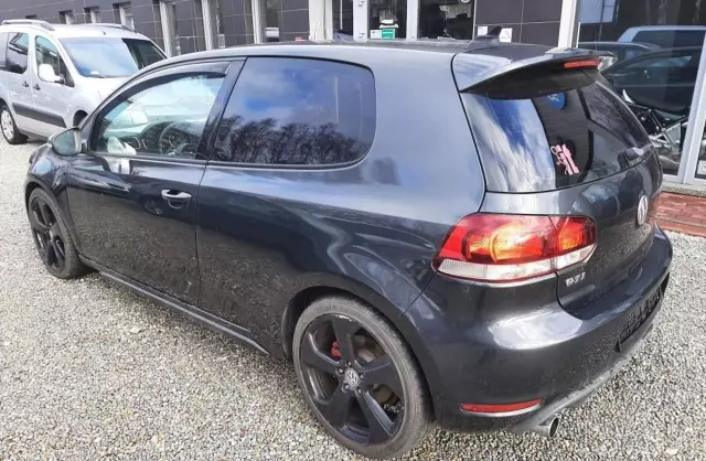 VOLKSWAGEN Golf GTI 2.0 TSI (210 KM)