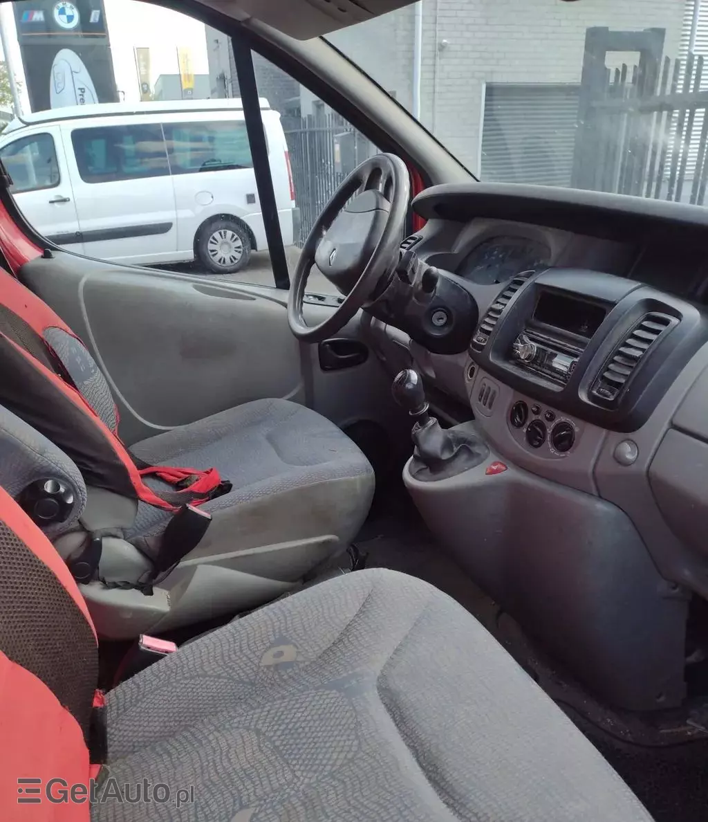 RENAULT Trafic 