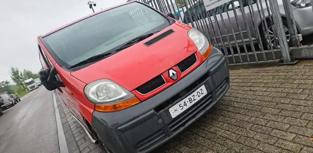 RENAULT Trafic 