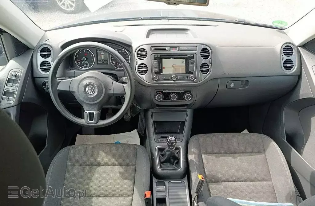 VOLKSWAGEN Tiguan 