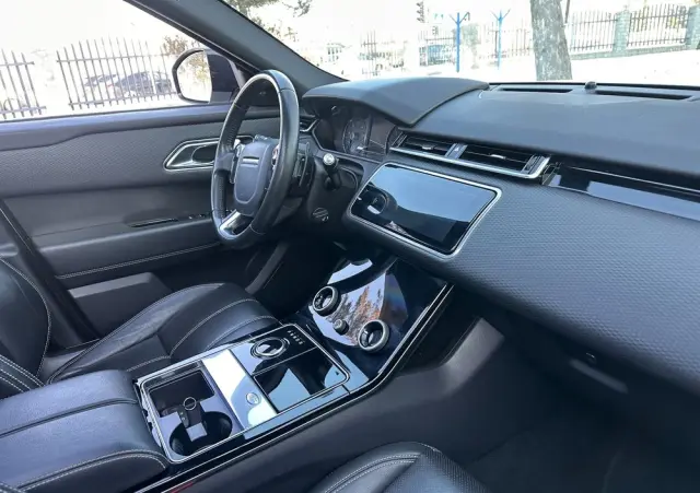 LAND ROVER Range Rover Velar 2.0d R-Dynamic
