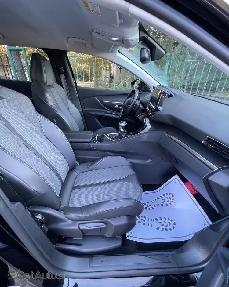 PEUGEOT 5008 1.5 BlueHDi Allure S&S