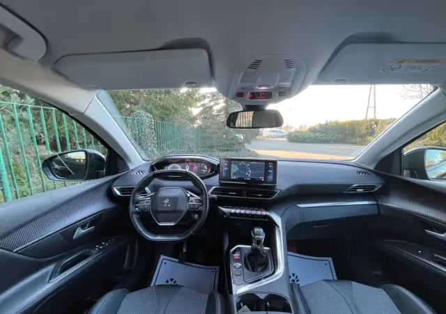 PEUGEOT 5008 1.5 BlueHDi Allure S&S