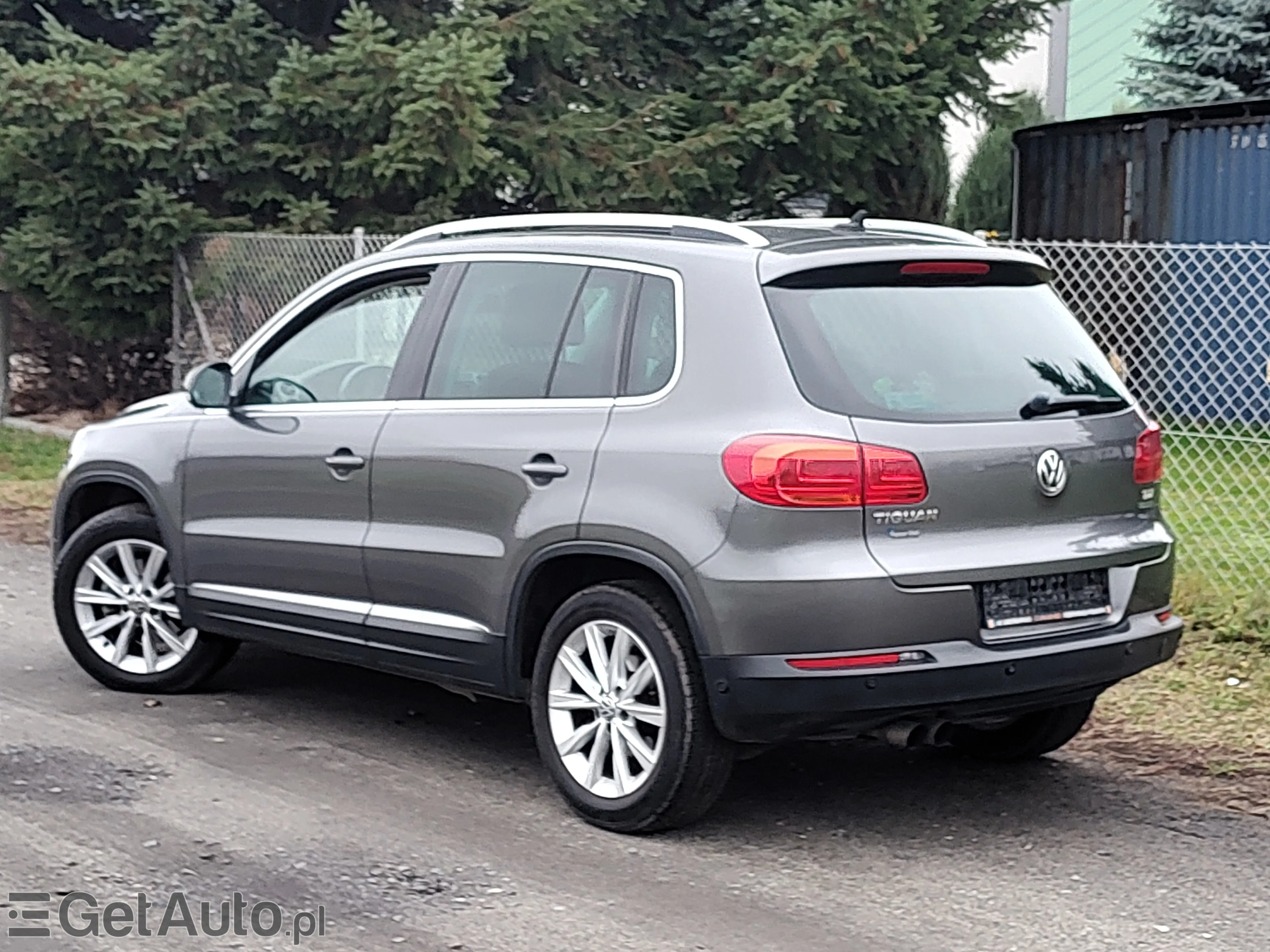 VOLKSWAGEN Tiguan 