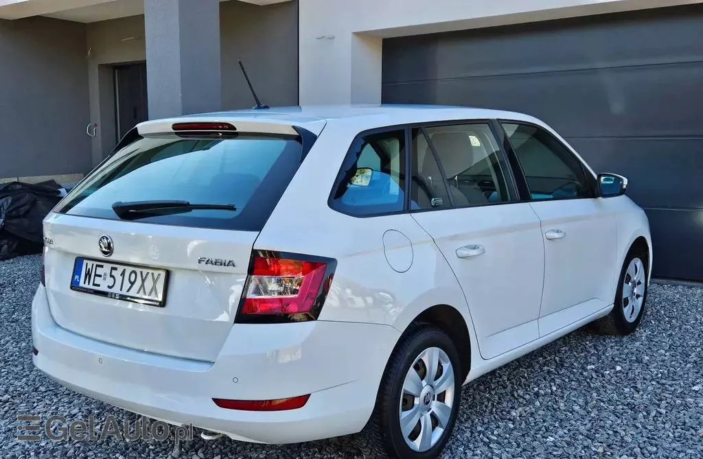 SKODA Fabia 