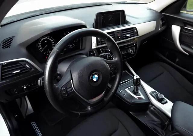 BMW Seria 1 116d Sport Line