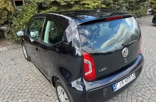 VOLKSWAGEN Up! 