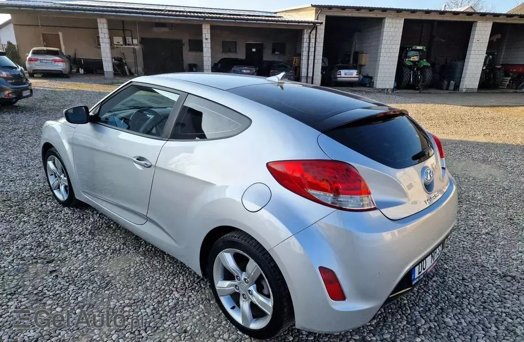 HYUNDAI Veloster 