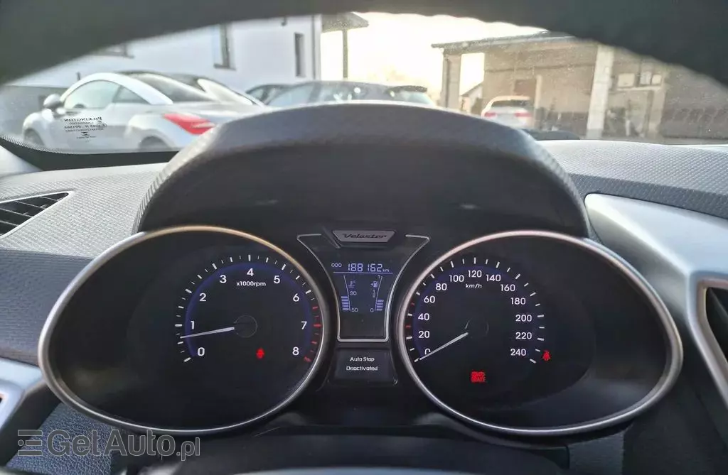 HYUNDAI Veloster 