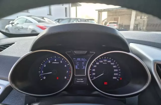 HYUNDAI Veloster 