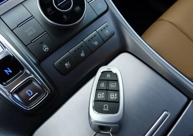 HYUNDAI Santa Fe 1.6 T-GDI PHEV Platinum 4WD