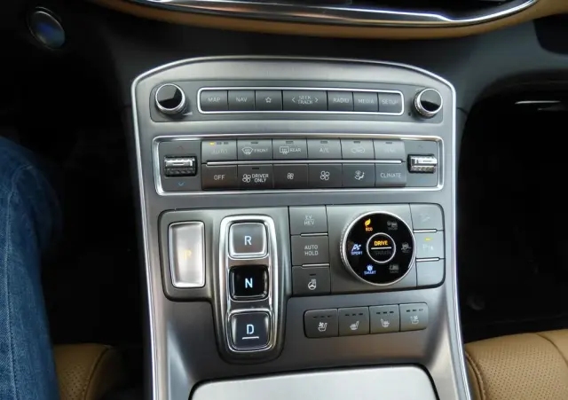 HYUNDAI Santa Fe 1.6 T-GDI PHEV Platinum 4WD