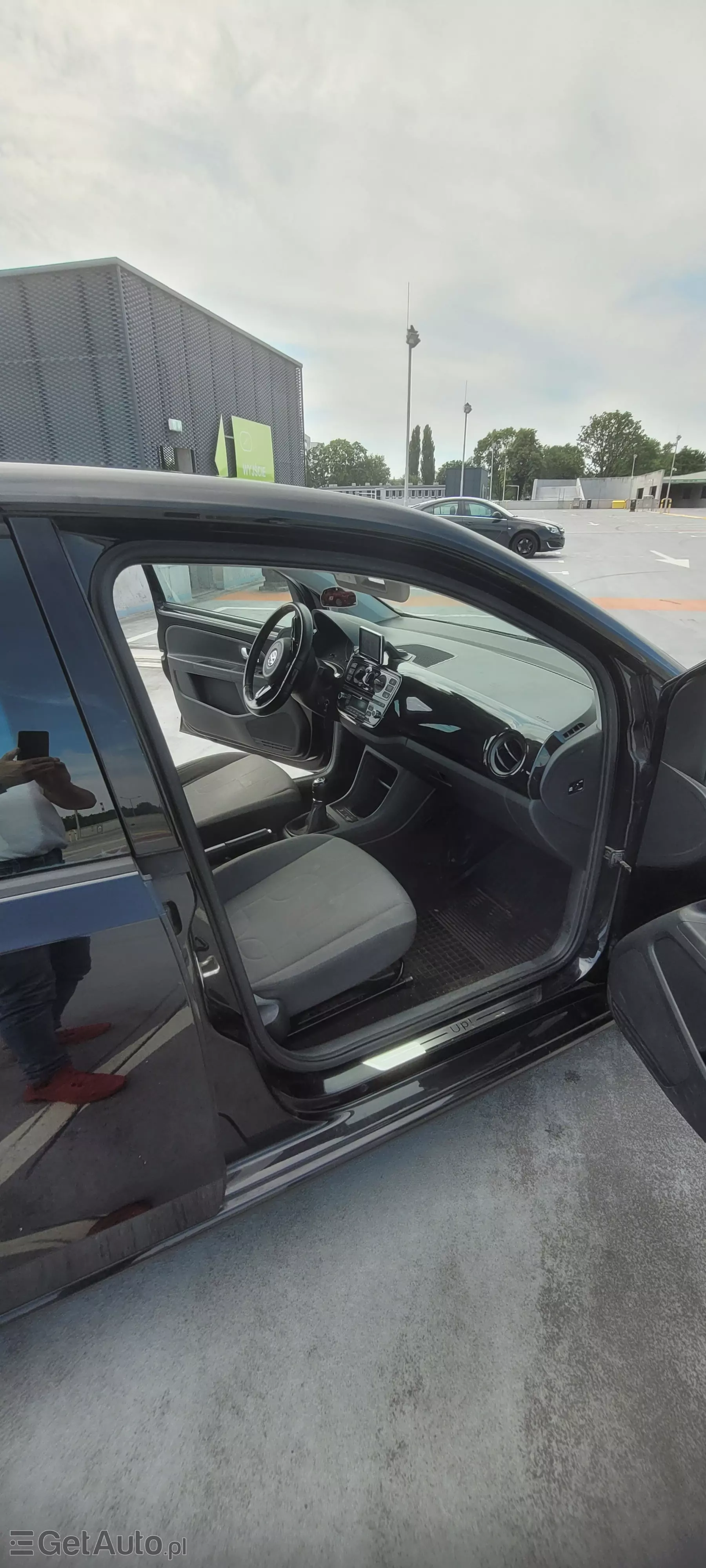VOLKSWAGEN Up! High up!