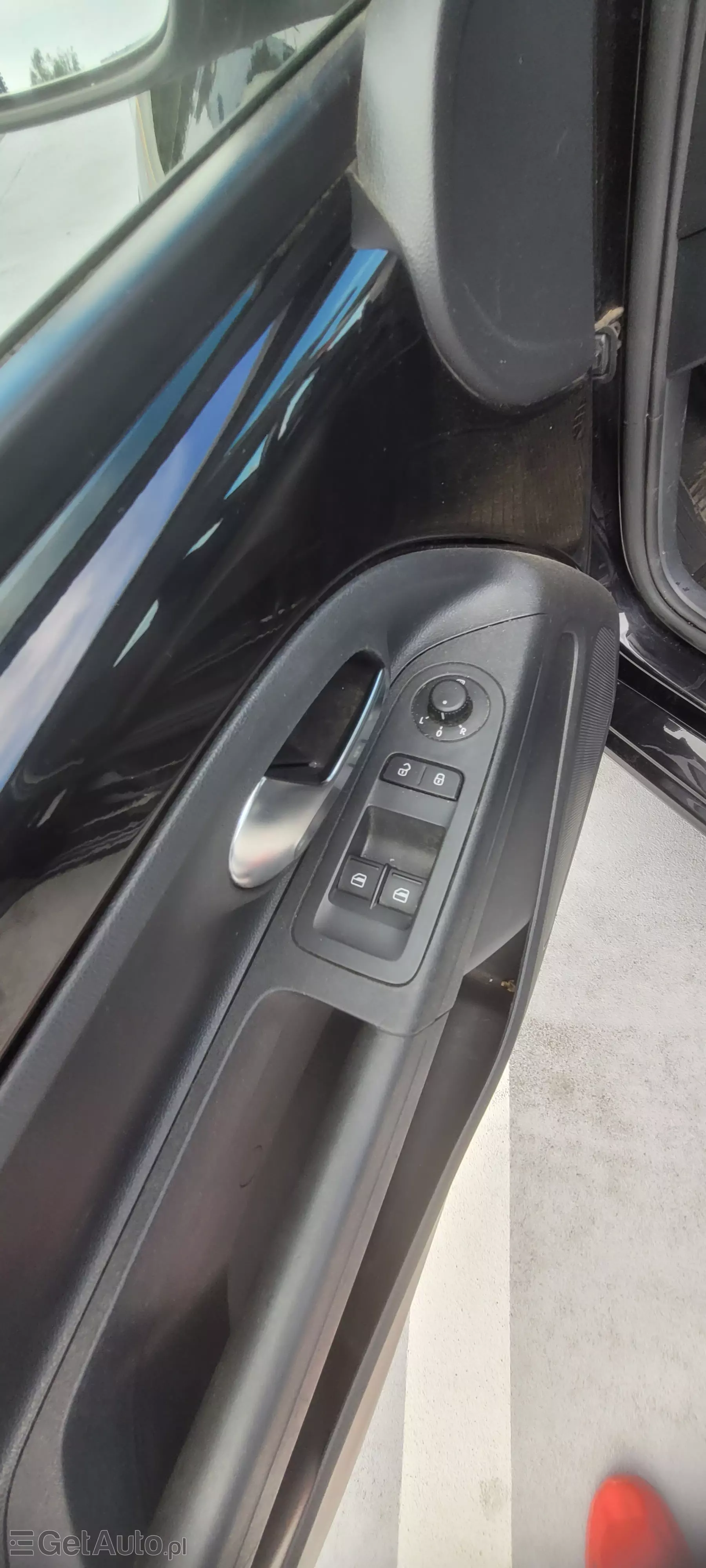 VOLKSWAGEN Up! High up!