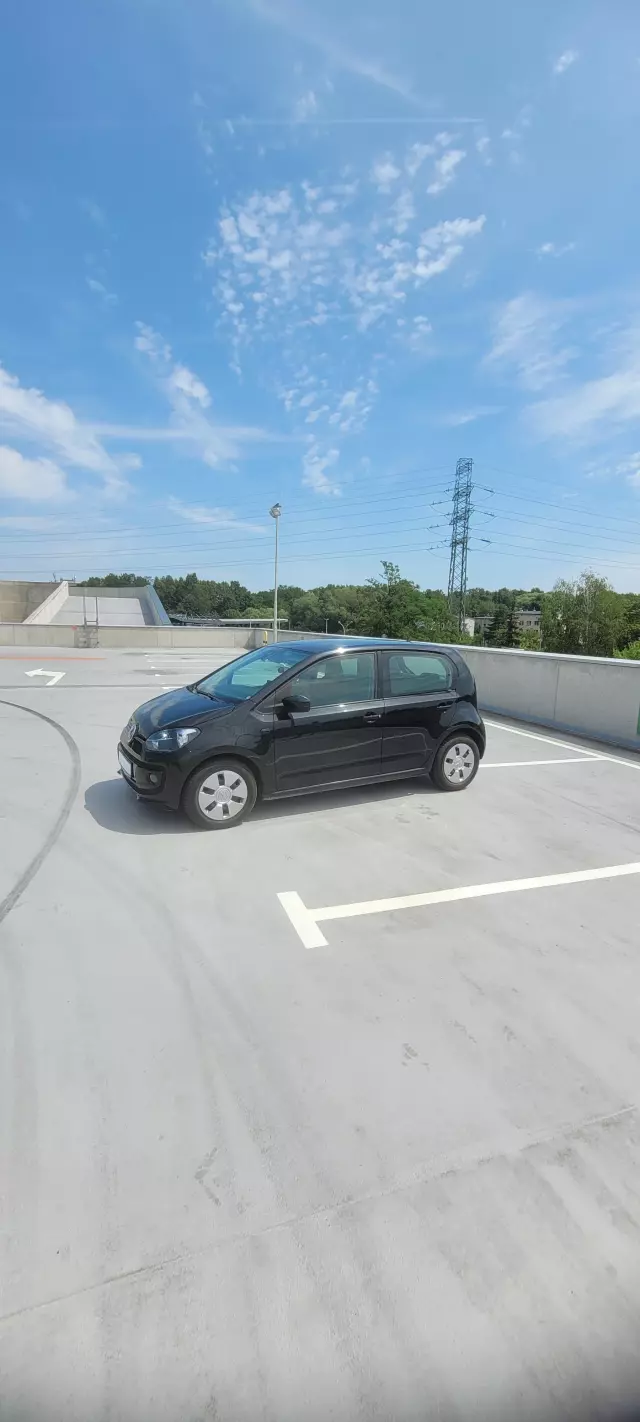 VOLKSWAGEN Up! High up!