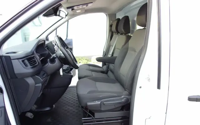 RENAULT Trafic Long Nowy Model  2.0 DCI 130 KM Klima Kamera 