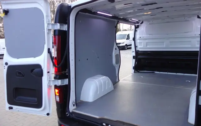 RENAULT Trafic Long Nowy Model  2.0 DCI 130 KM Klima Kamera 