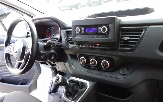 RENAULT Trafic Long Nowy Model  2.0 DCI 130 KM Klima Kamera 