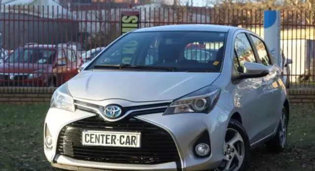 TOYOTA Yaris 