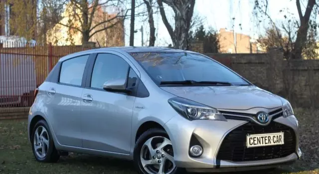 TOYOTA Yaris 