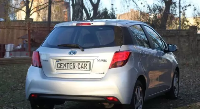 TOYOTA Yaris 