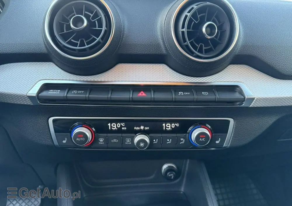 AUDI Q2 35 TFSI S tronic