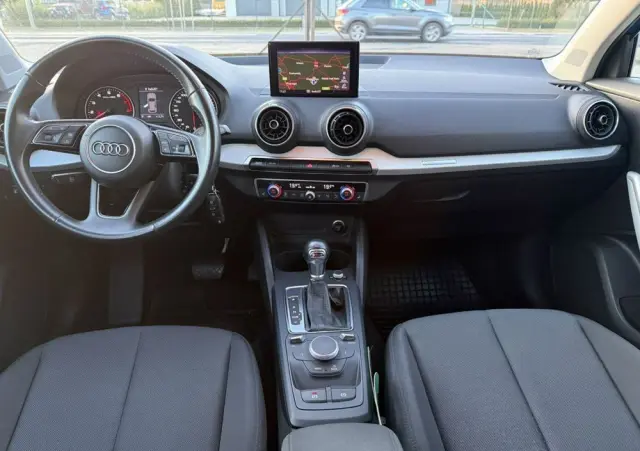 AUDI Q2 35 TFSI S tronic