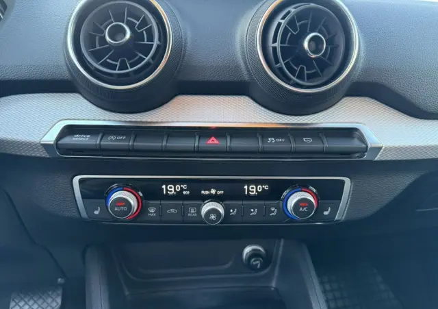 AUDI Q2 35 TFSI S tronic