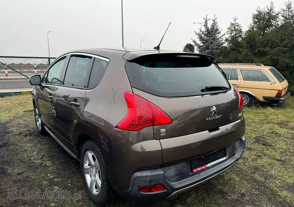 PEUGEOT 3008 2.0 HDi HYbrid4