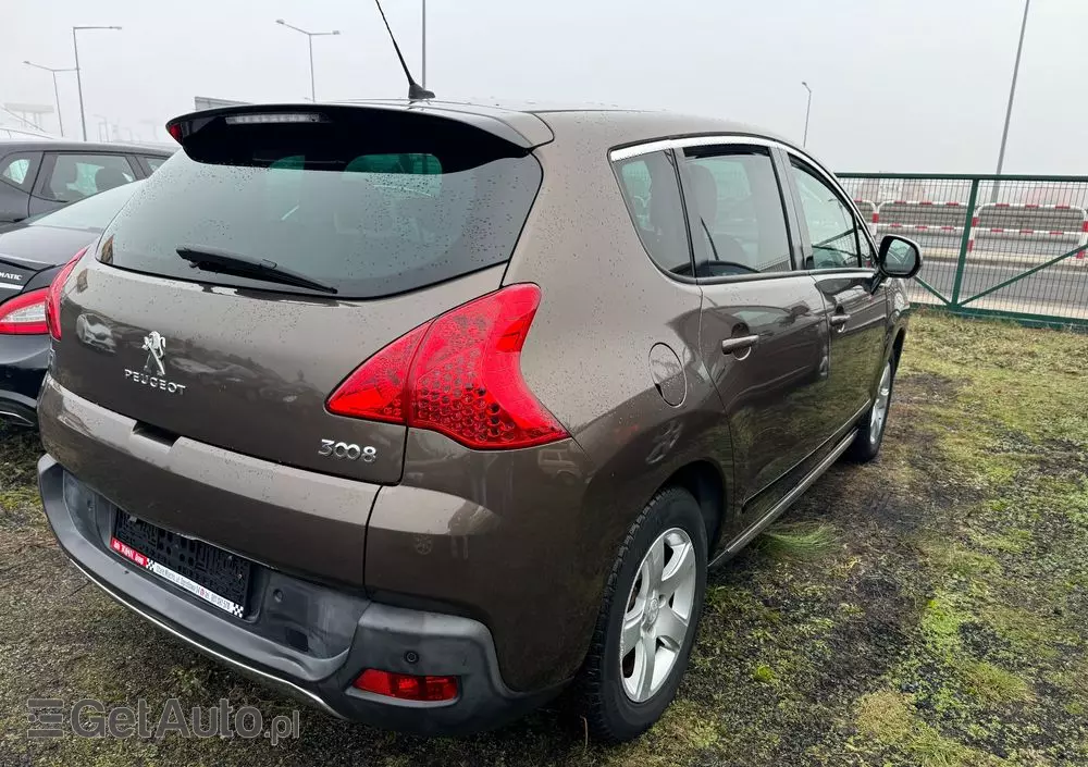 PEUGEOT 3008 2.0 HDi HYbrid4