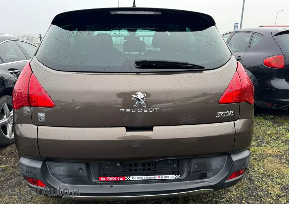 PEUGEOT 3008 2.0 HDi HYbrid4