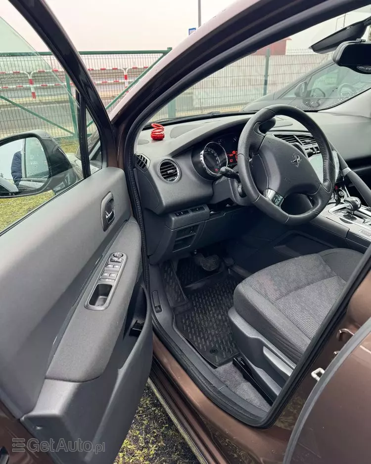 PEUGEOT 3008 2.0 HDi HYbrid4