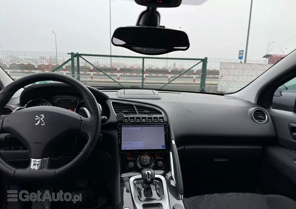 PEUGEOT 3008 2.0 HDi HYbrid4