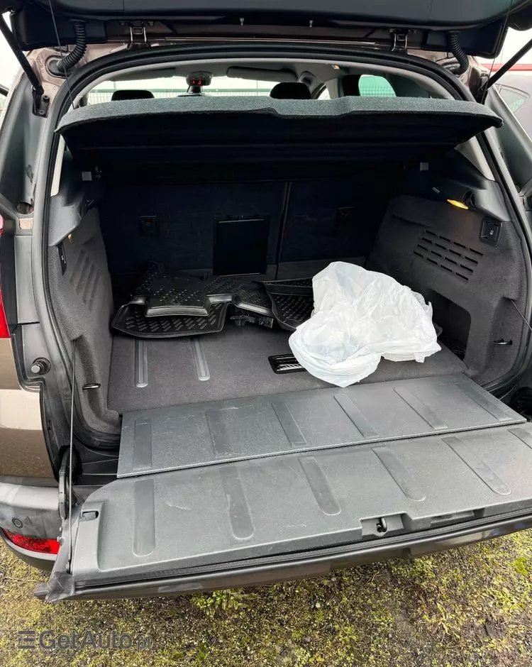 PEUGEOT 3008 2.0 HDi HYbrid4