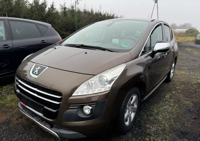 PEUGEOT 3008 2.0 HDi HYbrid4
