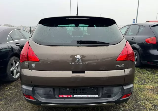 PEUGEOT 3008 2.0 HDi HYbrid4