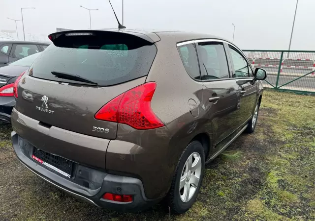 PEUGEOT 3008 2.0 HDi HYbrid4