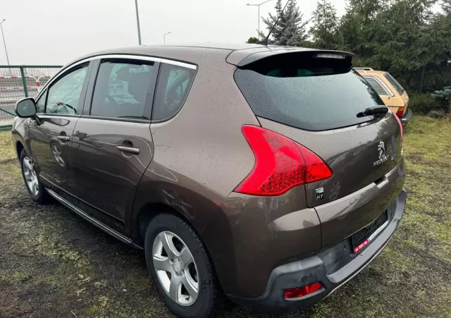 PEUGEOT 3008 2.0 HDi HYbrid4
